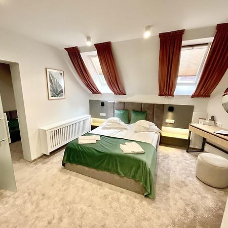Hotel Szeifert Совата Екстер'єр фото