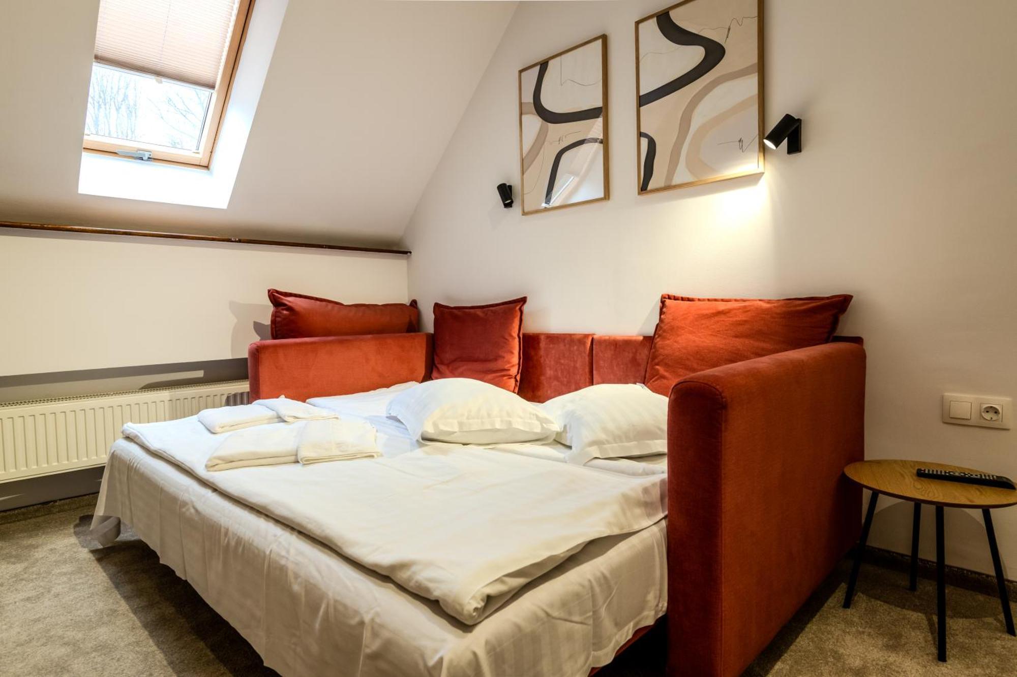 Hotel Szeifert Совата Екстер'єр фото