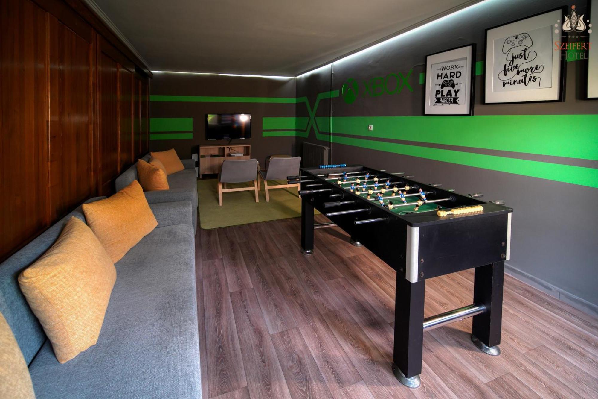 Hotel Szeifert Совата Екстер'єр фото