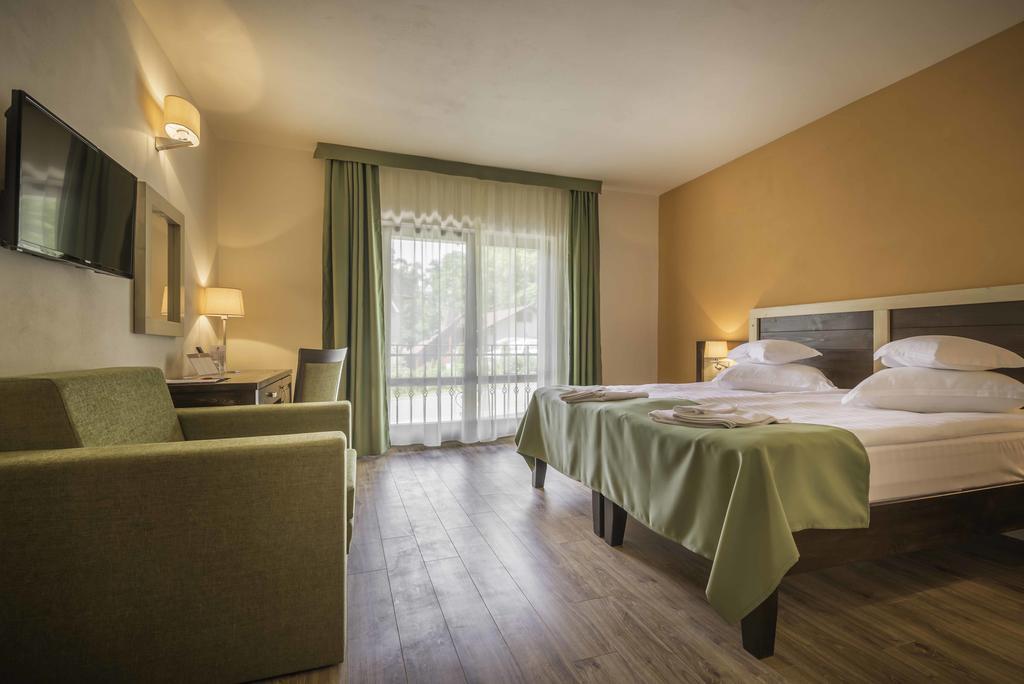 Hotel Szeifert Совата Екстер'єр фото