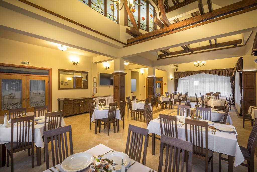 Hotel Szeifert Совата Екстер'єр фото
